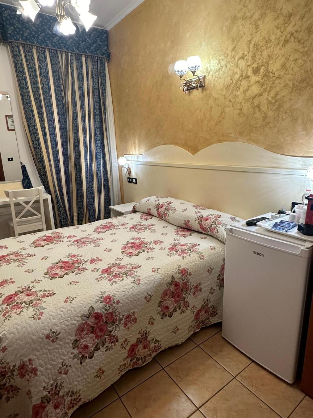 Near Termini Station Hotel Roma Exterior foto